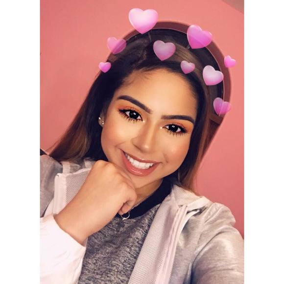 Meet your Posher, Aryssa - Picture 1 of 1